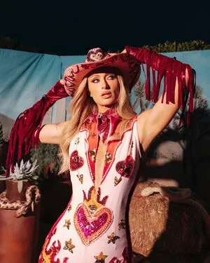Paris Hilton OnlyFans Leaked Free Thumbnail Picture - #UiFQM1BRas