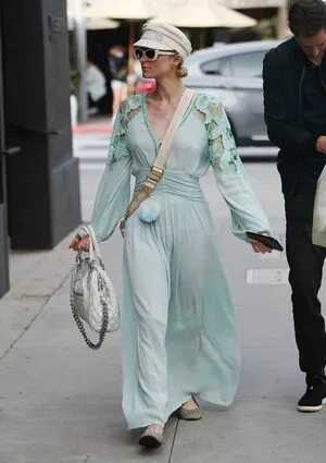 Paris Hilton OnlyFans Leaked Free Thumbnail Picture - #YrghAIDzXT