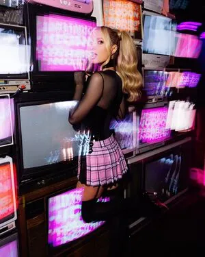 Paris Hilton OnlyFans Leaked Free Thumbnail Picture - #emCMNkAzgH