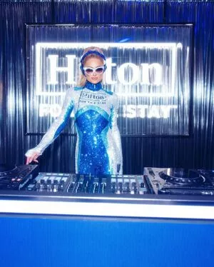 Paris Hilton OnlyFans Leaked Free Thumbnail Picture - #gpeAu042JB