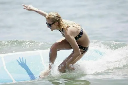 Paris Hilton OnlyFans Leaked Free Thumbnail Picture - #hsUxBCND0m