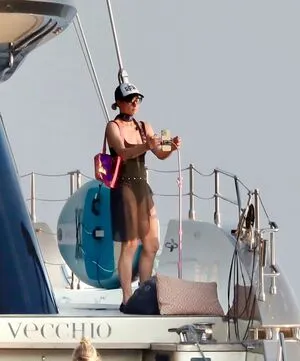 Paris Hilton OnlyFans Leaked Free Thumbnail Picture - #iSfJkxajan