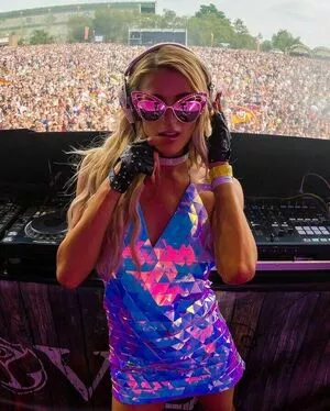 Paris Hilton OnlyFans Leaked Free Thumbnail Picture - #ijGkP4VABp