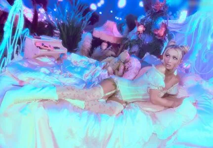 Paris Hilton OnlyFans Leaked Free Thumbnail Picture - #kYFg2Yu3Ty