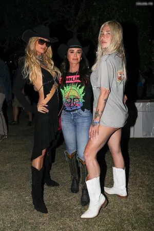 Paris Hilton OnlyFans Leaked Free Thumbnail Picture - #tVVani2pqX