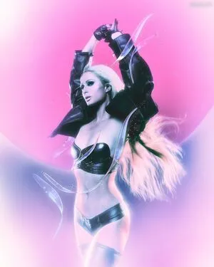 Paris Hilton OnlyFans Leaked Free Thumbnail Picture - #uKzeltoSns