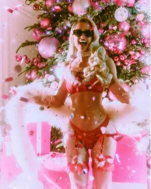 Paris Hilton OnlyFans Leaked Free Thumbnail Picture - #urb7DTsLAT