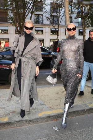 Paris Hilton OnlyFans Leaked Free Thumbnail Picture - #wtSCKQRadv