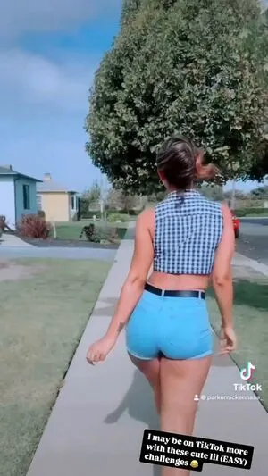 Parker Mckenna Posey OnlyFans Leaked Free Thumbnail Picture - #iH0AdrokkJ