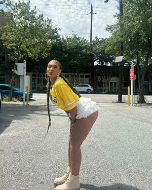 Parker Mckenna Posey OnlyFans Leaked Free Thumbnail Picture - #synk5Vpkzn