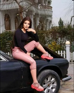 Parya Per OnlyFans Leaked Free Thumbnail Picture - #ykepsOOSWy