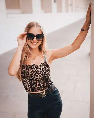 Paula Fhm OnlyFans Leaked Free Thumbnail Picture - #1Uax8L64yF