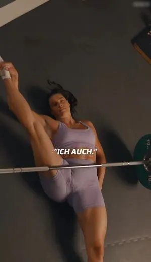 Paula On Hands OnlyFans Leaked Free Thumbnail Picture - #5i8tob3SNF