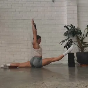 Paula On Hands OnlyFans Leaked Free Thumbnail Picture - #GlOKqA3bzx