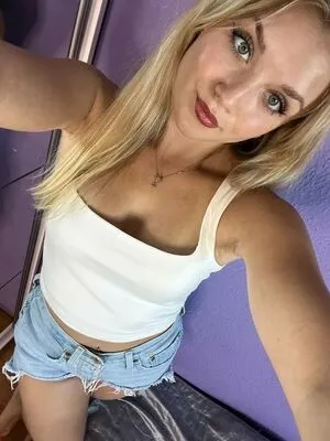 Paula Price OnlyFans Leaked Free Thumbnail Picture - #3hl000DJ27