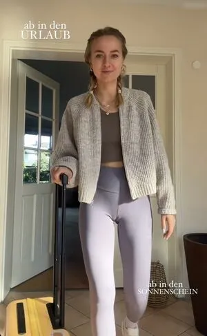 Pauline Schirmer OnlyFans Leaked Free Thumbnail Picture - #3HkD79y90U