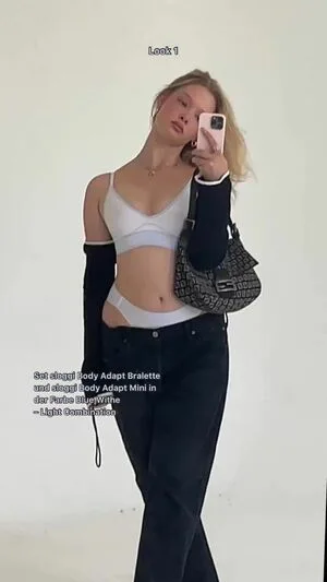 Pdm Clara OnlyFans Leaked Free Thumbnail Picture - #2P6toMyAnb