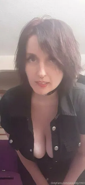 Peacelily1993 OnlyFans Leaked Free Thumbnail Picture - #4mq48s9p3H
