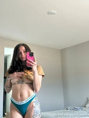 Peach OnlyFans Leaked Free Thumbnail Picture - #ORIokjEZat