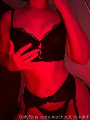 Peachbylucy Leigh OnlyFans Leaked Free Thumbnail Picture - #tD1l4myHB3