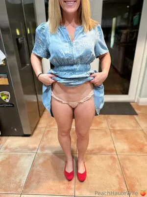 Peachhautewife OnlyFans Leaked Free Thumbnail Picture - #SAVfrF8Qo8