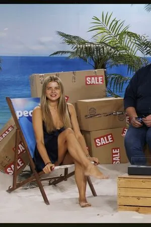 Pearl Tv Upskirt OnlyFans Leaked Free Thumbnail Picture - #1uIrmDec72