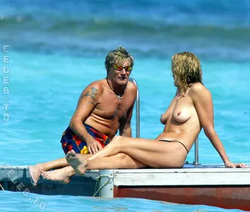 Penny Lancaster OnlyFans Leaked Free Thumbnail Picture - #L1kxMGRStI