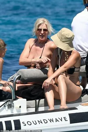 Penny Lancaster OnlyFans Leaked Free Thumbnail Picture - #MGOILrtBIg