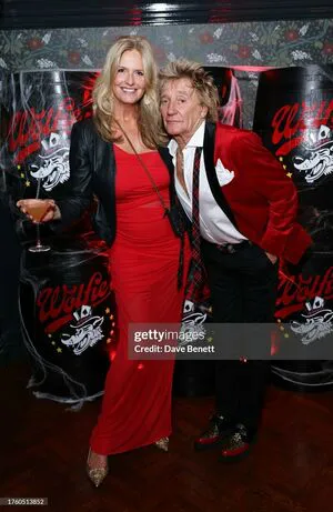 Penny Lancaster OnlyFans Leaked Free Thumbnail Picture - #c9wAlcWWcY