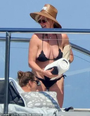Penny Lancaster OnlyFans Leaked Free Thumbnail Picture - #fssSolIwq6
