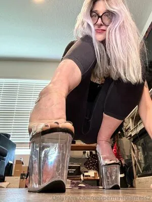 Peppermintgiantess2 OnlyFans Leaked Free Thumbnail Picture - #1S4UnlZ5Mt