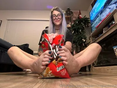 Peppermintgiantess2 OnlyFans Leaked Free Thumbnail Picture - #C4jk3DM6XY