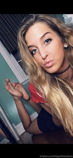 Perfect Mistress OnlyFans Leaked Free Thumbnail Picture - #9ot1Wtimg3