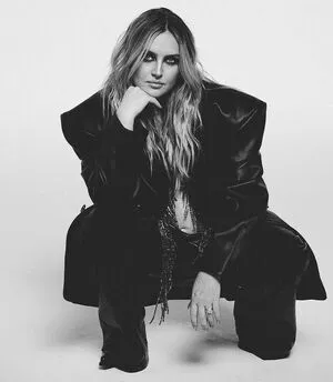 Perrie Edwards OnlyFans Leaked Free Thumbnail Picture - #OqAEfR34aG