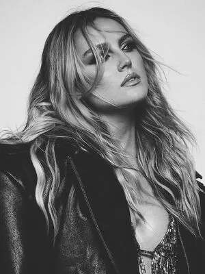 Perrie Edwards OnlyFans Leaked Free Thumbnail Picture - #mHAv1vMQue