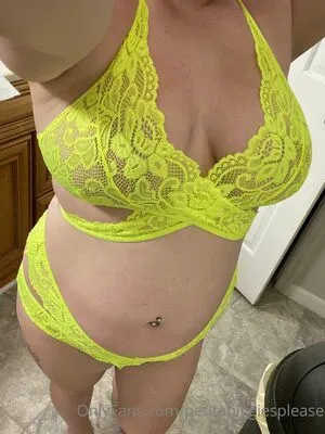 Petite Piggie OnlyFans Leaked Free Thumbnail Picture - #FsfMsP8QL1