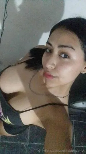 Petiteblondehot OnlyFans Leaked Free Thumbnail Picture - #n8cUAUmdUe