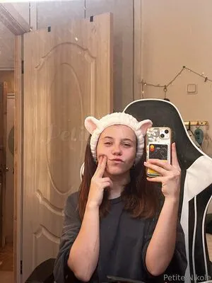 Petitenikole OnlyFans Leaked Free Thumbnail Picture - #3XHNJulZaP