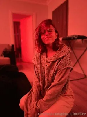 Petitenikolefree OnlyFans Leaked Free Thumbnail Picture - #3YfGgdJgns