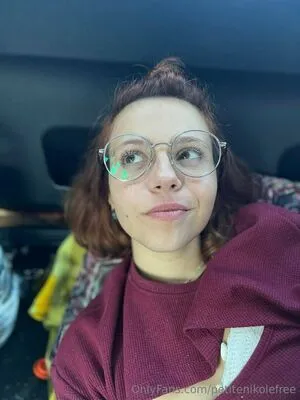 Petitenikolefree OnlyFans Leaked Free Thumbnail Picture - #NbBCEsshmb