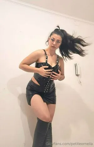 Petiteornella OnlyFans Leaked Free Thumbnail Picture - #3xZcGacDnu