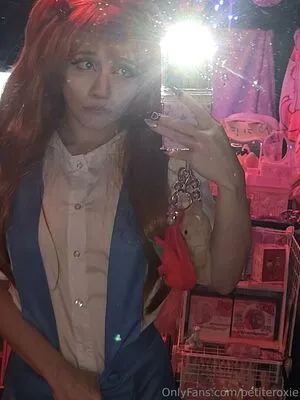 Petiteroxie OnlyFans Leaked Free Thumbnail Picture - #X4g1hV9AFg