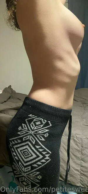 Petitesweettreatx OnlyFans Leaked Free Thumbnail Picture - #WpVusueZA3