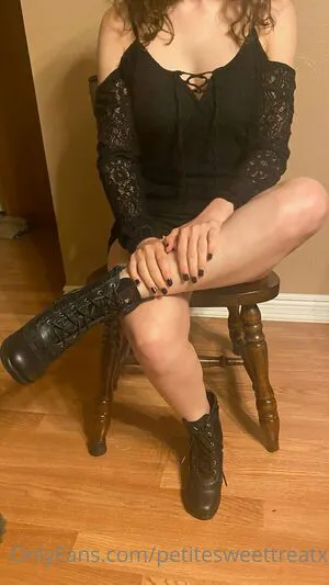 Petitesweettreatx OnlyFans Leaked Free Thumbnail Picture - #paK50xb91E