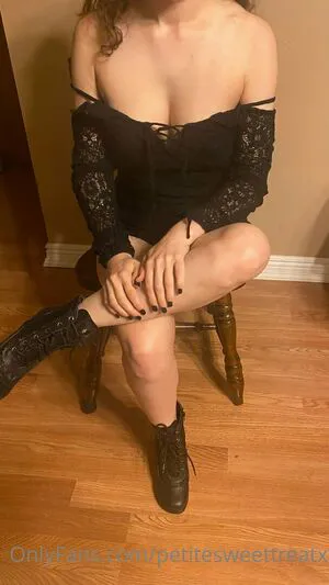 Petitesweettreatx OnlyFans Leaked Free Thumbnail Picture - #zDmgF1sOeN