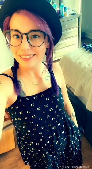 Petitetreat OnlyFans Leaked Free Thumbnail Picture - #KICCTGI54d