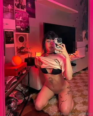 Petitleaxx OnlyFans Leaked Free Thumbnail Picture - #IO38MT4U47