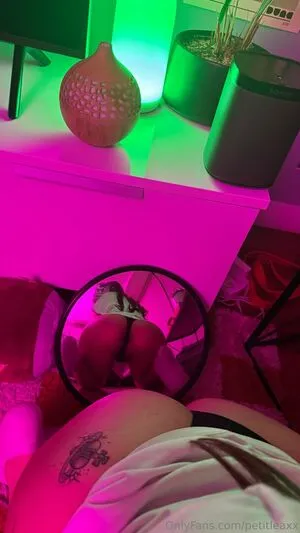 Petitleaxx OnlyFans Leaked Free Thumbnail Picture - #JjdqcNMmAA