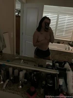 Petsymatary OnlyFans Leaked Free Thumbnail Picture - #EbeIwbyoP7