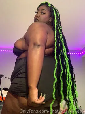 Phat Ass Phoebe OnlyFans Leaked Free Thumbnail Picture - #9rNwZECIjg